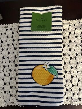 Nwt Kate spade kitchen towels set